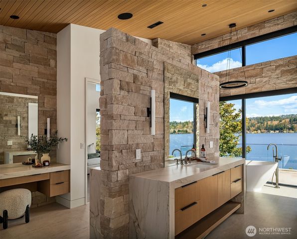 5330 Butterworth Road, Mercer Island, WA 98040