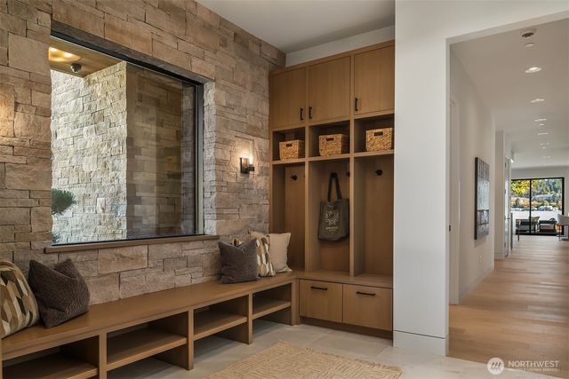 5330 Butterworth Road, Mercer Island, WA 98040