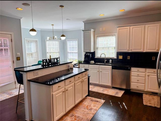 1028 RIVER FOREST Point, Lawrenceville, GA 30045