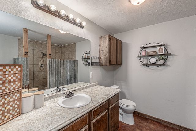 15301 County Road 4018, Kemp, TX 75143