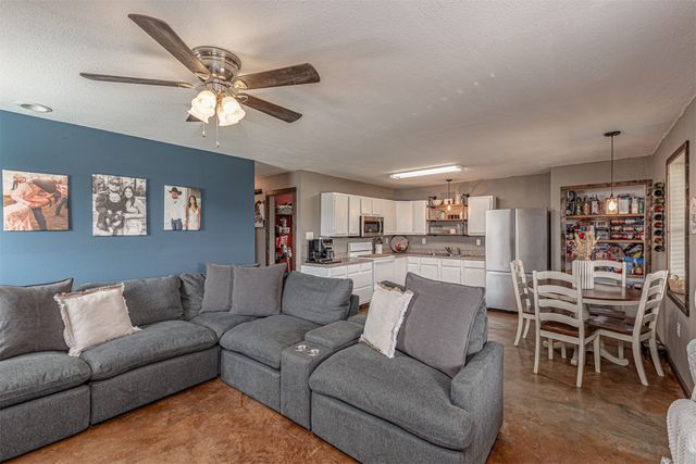 15301 County Road 4018, Kemp, TX 75143