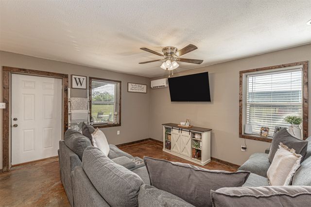 15301 County Road 4018, Kemp, TX 75143