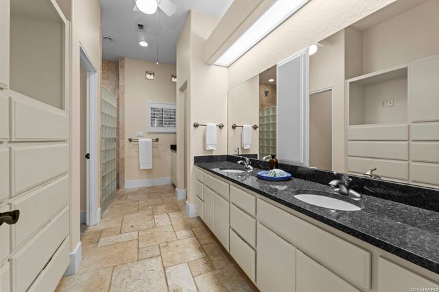 15529 Escarpment Oak, Helotes, TX 78023