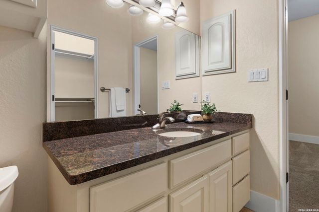 15529 Escarpment Oak, Helotes, TX 78023