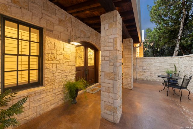 15529 Escarpment Oak, Helotes, TX 78023