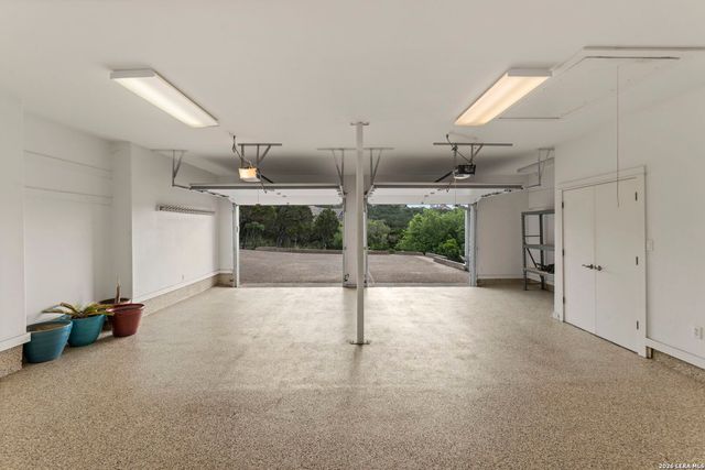 15529 Escarpment Oak, Helotes, TX 78023