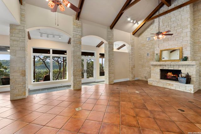 15529 Escarpment Oak, Helotes, TX 78023