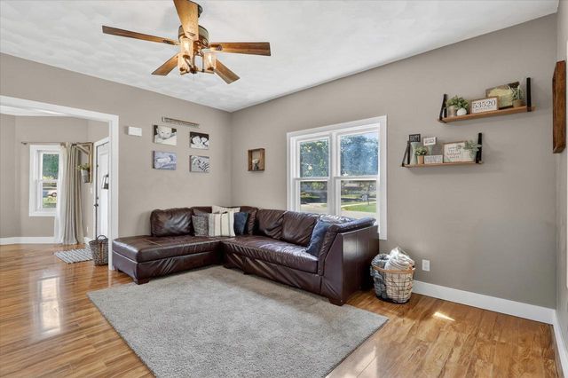 607 E 2nd Avenue, Brodhead, WI 53520