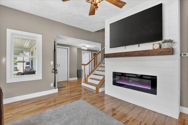 607 E 2nd Avenue, Brodhead, WI 53520