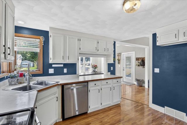 607 E 2nd Avenue, Brodhead, WI 53520
