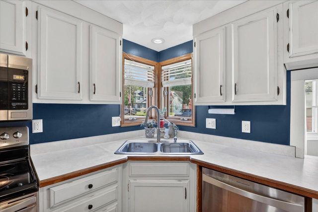 607 E 2nd Avenue, Brodhead, WI 53520