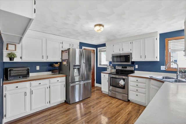 607 E 2nd Avenue, Brodhead, WI 53520