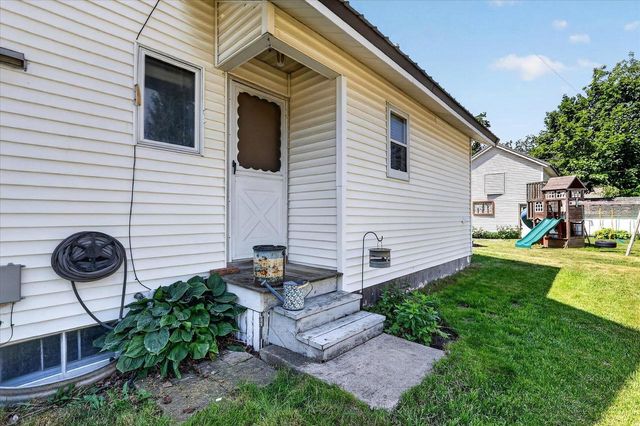 607 E 2nd Avenue, Brodhead, WI 53520