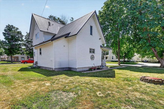 607 E 2nd Avenue, Brodhead, WI 53520