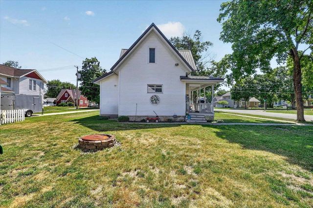 607 E 2nd Avenue, Brodhead, WI 53520