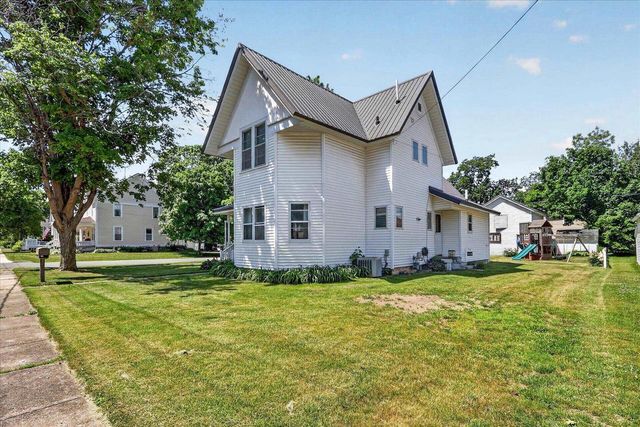 607 E 2nd Avenue, Brodhead, WI 53520