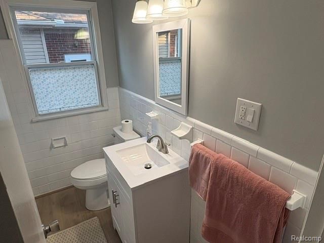 7210 Buckingham Ave, Allen Park, MI 48101