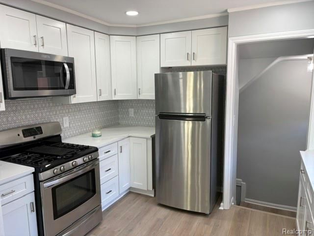 7210 Buckingham Ave, Allen Park, MI 48101
