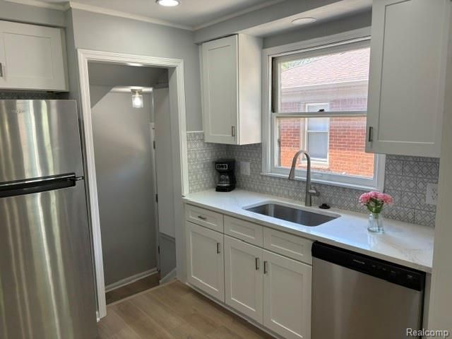 7210 Buckingham Ave, Allen Park, MI 48101