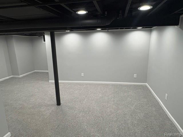 7210 Buckingham Ave, Allen Park, MI 48101