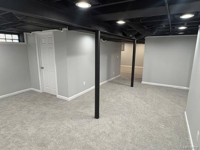 7210 Buckingham Ave, Allen Park, MI 48101