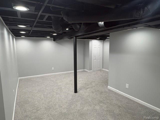 7210 Buckingham Ave, Allen Park, MI 48101
