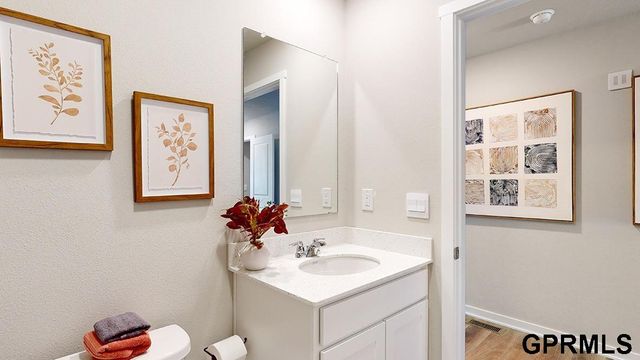 17614 Virginia Street, Omaha, NE 68136