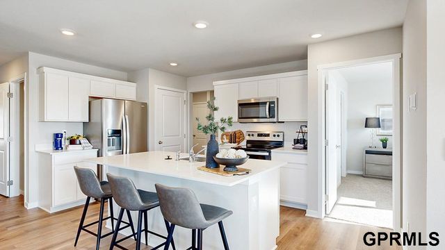 17614 Virginia Street, Omaha, NE 68136