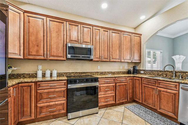 3225 71ST AVENUE N, St Petersburg, FL 33702