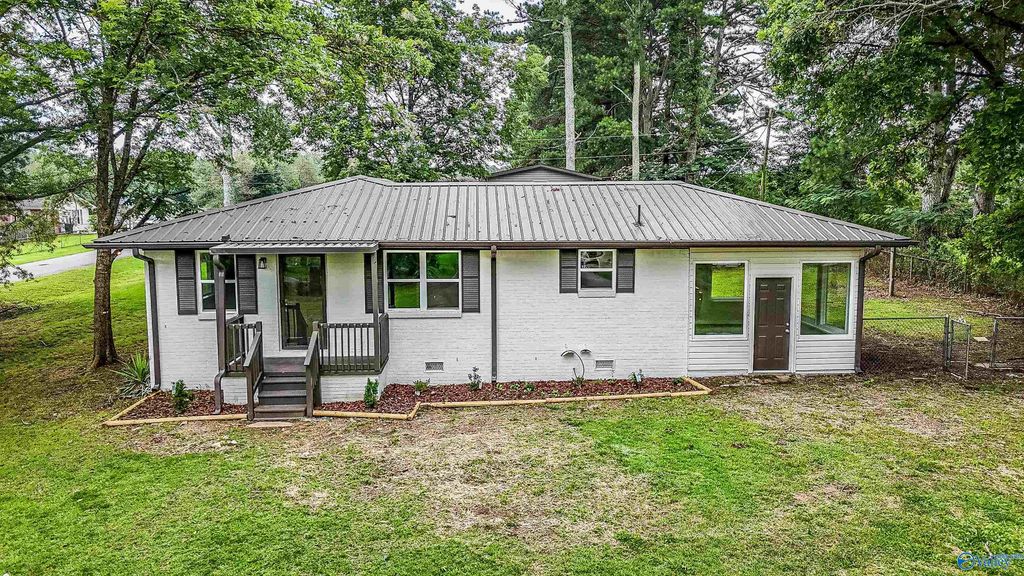 26220 Children Lane, Athens, AL 35613