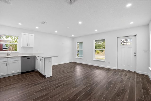 4207 E CAYUGA STREET, Tampa, FL 33610