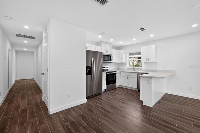 4207 E CAYUGA STREET, Tampa, FL 33610