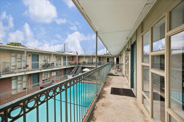 3502 Burlington Street 13, Houston, TX 77006