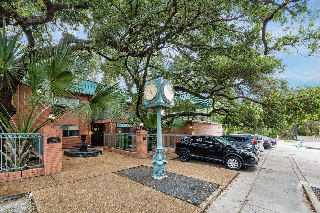3502 Burlington Street 13, Houston, TX 77006
