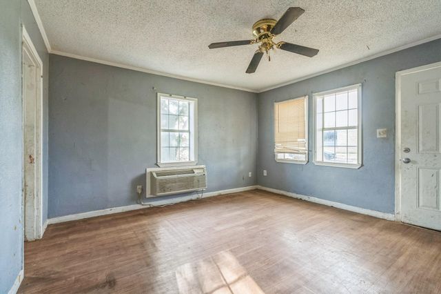 2203 2nd Place, Lubbock, TX 79415