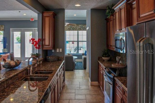 7730 34TH AVENUE W 101, Bradenton, FL 34209