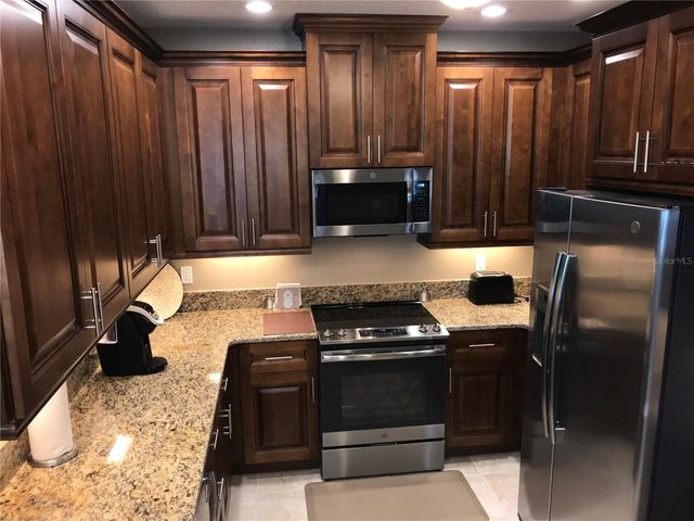7730 34TH AVENUE W 101, Bradenton, FL 34209
