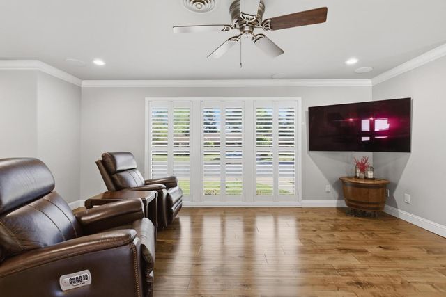 1601 Sharon Dr, Yuba City, CA 95993