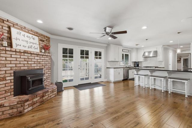 1601 Sharon Dr, Yuba City, CA 95993