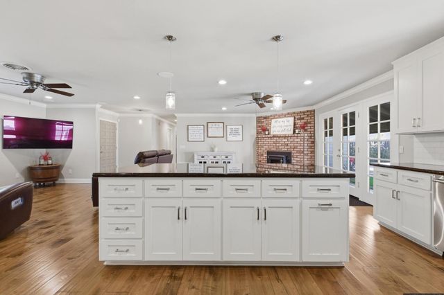 1601 Sharon Dr, Yuba City, CA 95993