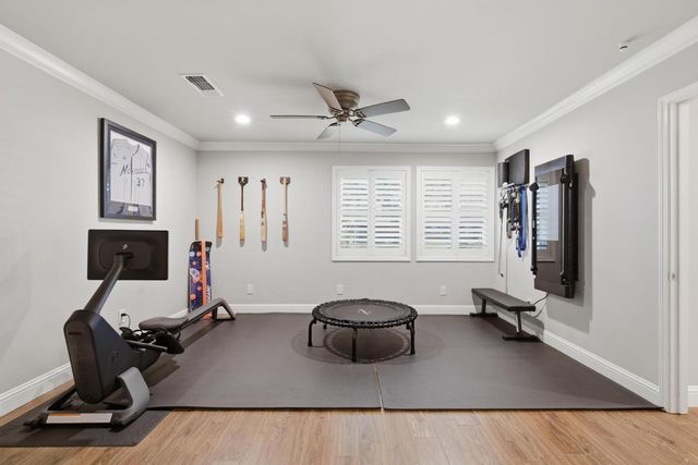 1601 Sharon Dr, Yuba City, CA 95993