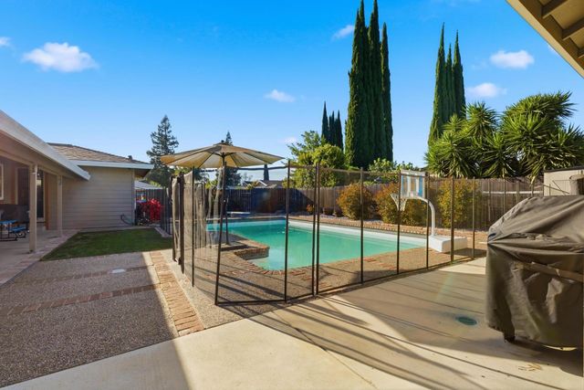 1601 Sharon Dr, Yuba City, CA 95993