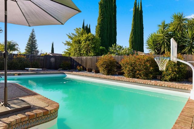 1601 Sharon Dr, Yuba City, CA 95993