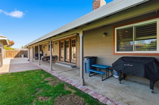 1601 Sharon Dr, Yuba City, CA 95993