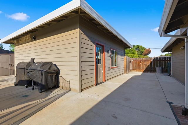 1601 Sharon Dr, Yuba City, CA 95993