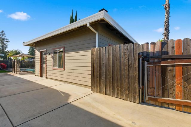 1601 Sharon Dr, Yuba City, CA 95993