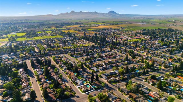 1601 Sharon Dr, Yuba City, CA 95993