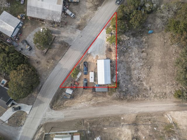 1030 Comanche Cove Drive, Granbury, TX 76048