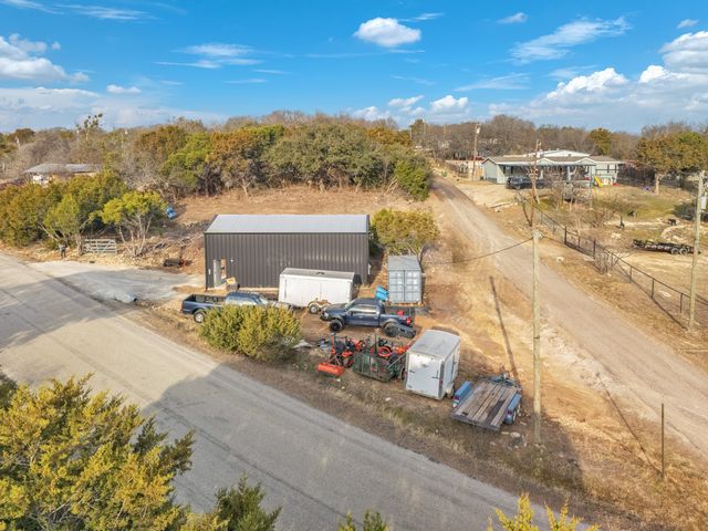 1030 Comanche Cove Drive, Granbury, TX 76048