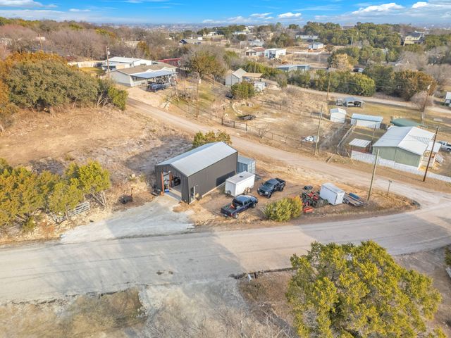 1030 Comanche Cove Drive, Granbury, TX 76048